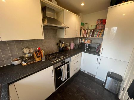 2 bedroom terraced house to rent - Photo 5