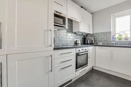 1 bedroom flat in Ranelagh Gardens - Photo 3