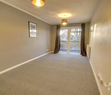 Knox Road, CO15 - Photo 1