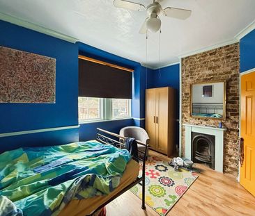 3 bedroom mid-terrace to rent Valebridge Road - Photo 6