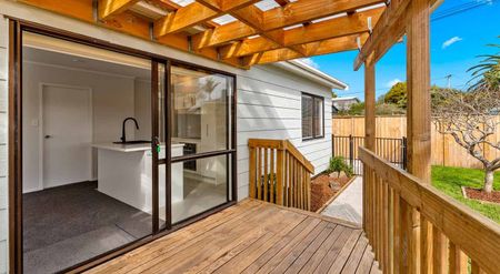 Private and sunny - Photo 3