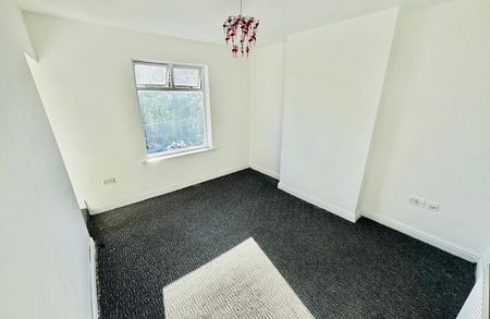 Cinder Bank, Dudley, DY2 9AL - Photo 2