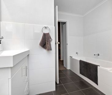 Three Bedroom at Rear of Quiet Complex, Close to Amenities - Photo 6