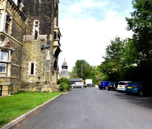 2 bedroom Flat in Towers Flat 3, Leeds - Photo 4