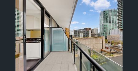 Spacious One Bedroom Apartment - Photo 4