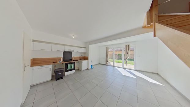 Location Maison 4 pièces 86m² POITIERS 86000 - Photo 1