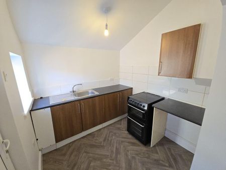 3 bedroom end of terrace house to rent - Photo 5