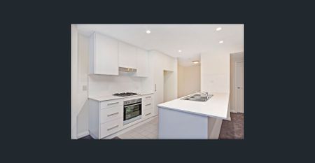 Ultra-Spacious, Central Location **Available 17/12/25 ** - Photo 3