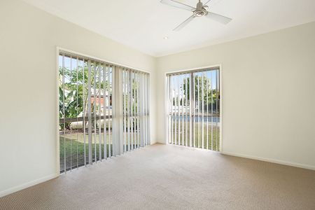 Large corner block! - Photo 3