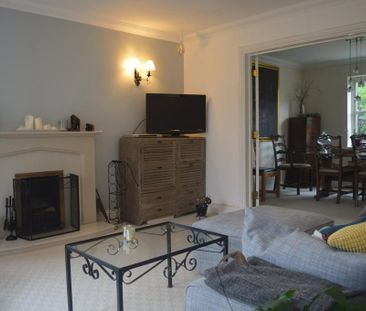 5 bedroom detached house to rent - Photo 2