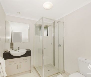 APARTMENT IN SOUGHT AFTER LOCATION - Photo 6