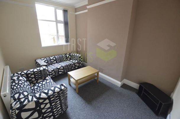 6 bedroom terraced house to rent - Photo 1