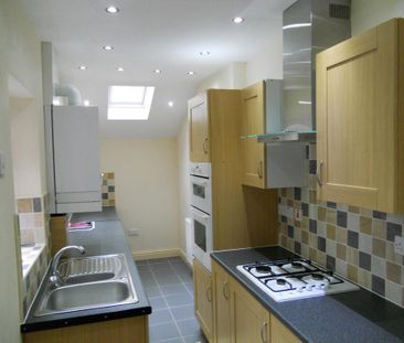 2 bedroom semi-detached house to rent - Photo 6