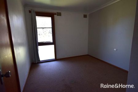 Affordable Three Bedroom - Photo 4