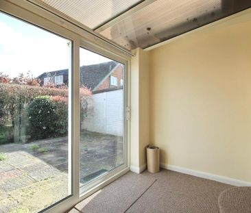 2 bedroom semi-detached bungalow to rent - Photo 3