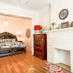 Outremont - 5 Bedrooms FURNISHED-ALL INC - Photo 3