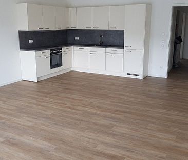 **Moderne 3-Zimmer mit Sonnen-Balkon, FBHZ, im EG in Salzgitter-Thiede!** - Foto 3