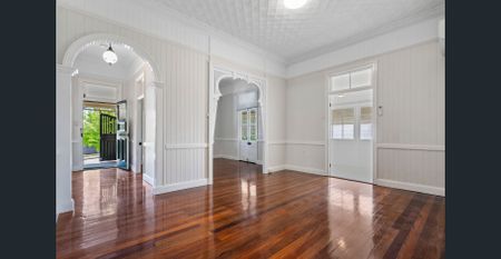 Refreshed Inner-City Family Home - Photo 2