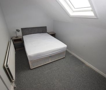 6 bedroom terraced house to rent - Photo 2