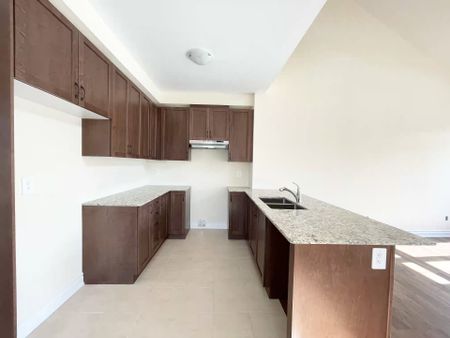 For Lease - 1 Palmira Drive, Georgina, Ontario - Photo 2