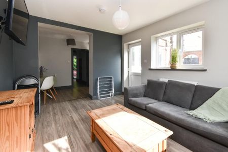 5 bedroom semi-detached house to rent - Photo 2