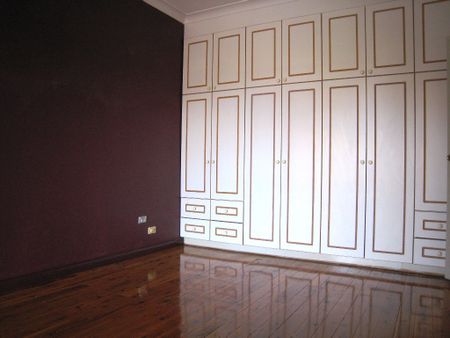 5 Unwin Street, Earlwood NSW 2206 - House For Rent | Domain - Photo 4