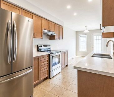 For Lease - 90 Delport Close, Brampton, Ontario - Photo 5