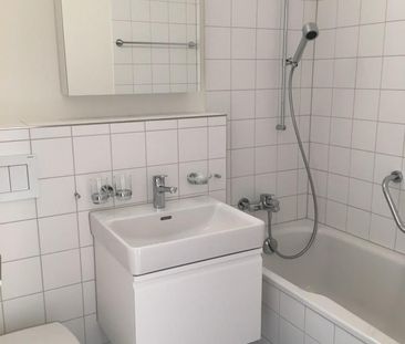 Helle 3.5 Zimmer Wohnung mit Balkon - Photo 5