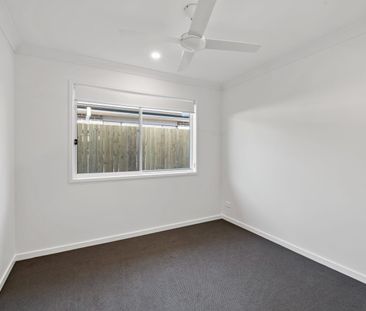 SPACIOUS, STYLISH AND MODERN 3 BEDROOM HOME WITH AIR CON IS CALLING... - Photo 1