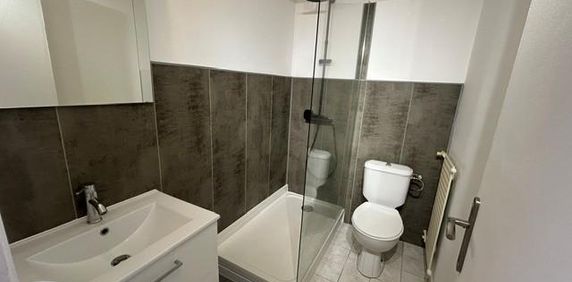 Location Appartement 1 pièce 31m² CLERMONT FERRAND 63000 - Photo 2