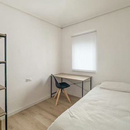 Avinguda de la Malva-Rosa, Valencia, Valencian Community 46011 - Photo 4