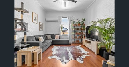 A Stylish Fusion of Character & Contemporary Ease - Photo 2