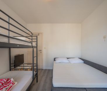 Ongemeubeld: appartement met 2 slaapkamers in een zijstraat van de ... - Photo 2