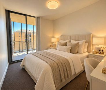 FRESHLY RENOVATED THREE BEDROOM APARTMENT - Photo 4