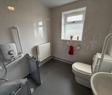 3 bedroom terraced house to rent - Photo 6