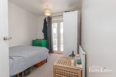 2 bedroom semi-detached bungalow to rent - Photo 2