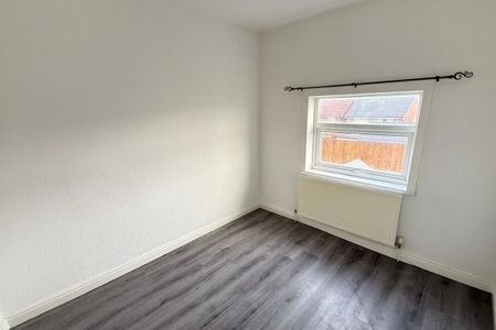 Beever Street - Photo 4