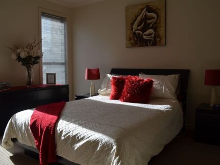 FULLY FURNISHED - AVALIABLE AUGUST 2026 - Photo 2