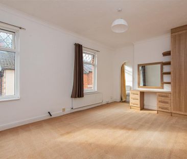 3 bed House - Mid Terrace To Let - Photo 5