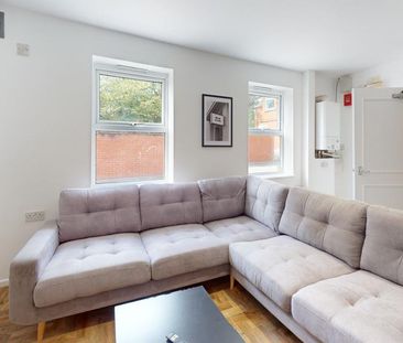 1 bedroom in a house share to rent - Photo 2