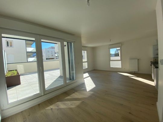 Location Appartement 3 pièces 66m² MONT ST AIGNAN 76130 - Photo 1