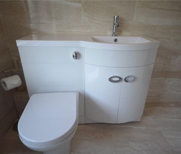 2 bedroom semi-detached house to rent - Photo 6