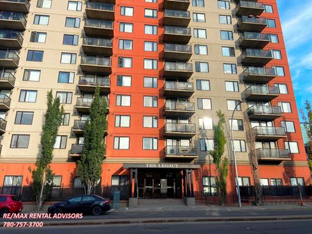 COZY 2 BED, 1 BATH, 6TH FLOOR APARTMENT WITH AN ASSIGNED PARKING STALL IN DOWNTOWN - Photo 2