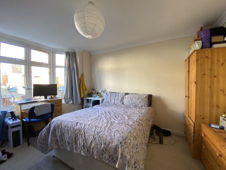 5 bedroom semi-detached house to rent - Photo 3