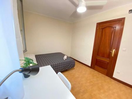 Calle de Pico de Alba, Madrid, Community of Madrid 28053 - Photo 2