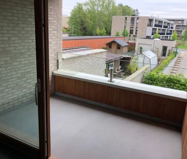 Uitstekend gelegen 2-slaapkamerappartement met ruim terras en onder... - Photo 4