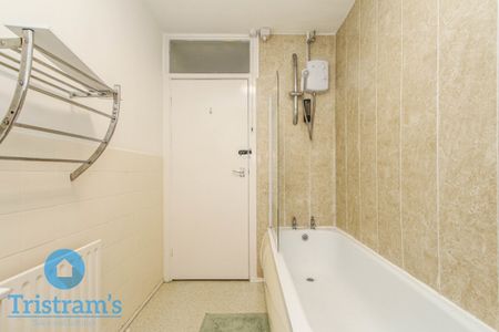 3 bed Flat for Rent - Photo 3