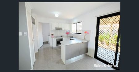 IMMACULATE AIR-CONDITIONED 3 BEDROOM TOWNHOUSE IN POPULAR, CENTRALLY LOCATED COMPLEX - Photo 5