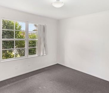 Three bedroom home in Manurewa! - Photo 6