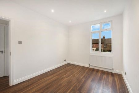 3 bedroom flat to rent - Photo 2